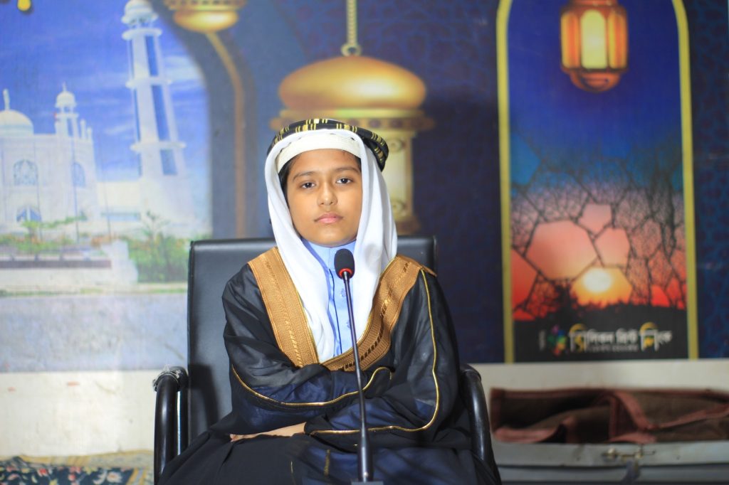 মাত্র ৭ মাসে কোরআনের হাফেজ হলেন মোহাম্মদ আহনাফ